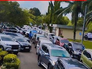 Penerapan Nontunai di Bandara SMB II Palembang Timbulkan Antrean Panjang