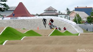 Riders Dunia Ramaikan BMX Supercross 2025 di Banyuwangi