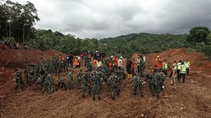 Longsor Majenang Timbun Permukiman, Tim SAR Terus Cari Korban