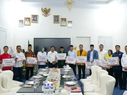 Pemkab Takalar Salurkan Rp 1,1 Miliar Bantuan Keuangan ke 11 Parpol