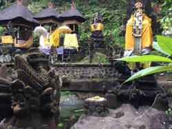 Keunikan Pura Taman Telaga Tawang, Pura dengan Dua Mata Air Suci di Karangasem