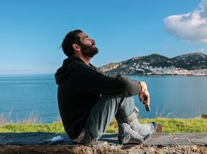 Ramalan Zodiak Hari Ini 15 November 2025, Waktunya Scorpio Me Time Total!