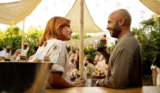 Mango, film Netflix terbaru yang menggabungkan romansa dan dinamika keluarga dalam latar Málaga yang hangat dan penuh kehidupan.