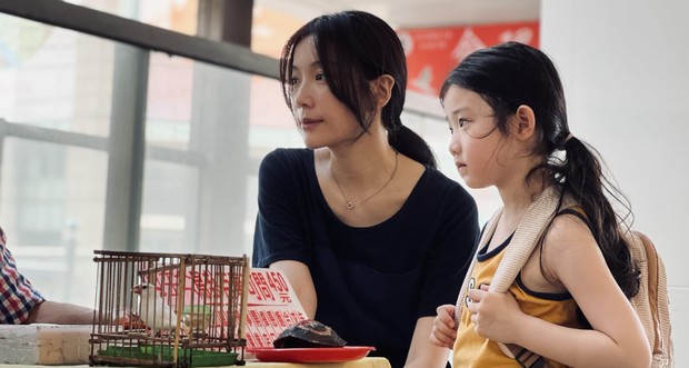 Left-Handed Girl, film Netflix terbaru yang menyoroti dinamika keluarga yang berjuang beradaptasi di lingkungan baru Taipei.