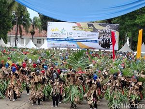 Tari Kolosal Tuping 12 Wajah di Lamsel Fest 2025 Pecahkan Rekor MURI