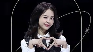 Bangga! Carmen Hearts2Hearts Raih Piala di KGMA 2025