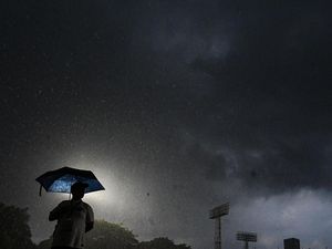 Cuaca Ekstrem Ancam Indonesia Sepekan ke Depan