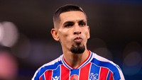 Bek Crystal Palace Ini Impikan Gabung MU Meski Tak Lagi Muda