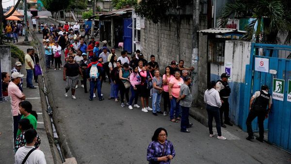 Ekuador Gelar Referendum soal Pangkalan Militer Asing dan Konstitusi Baru