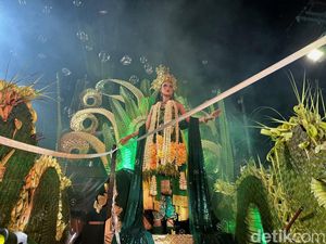 Samudra Kasetya Kisahkan Nyi Roro Kidul di Dhoho Night Carnival Kediri
