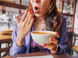 Masakan Kebablasan Pedas? Coba Lakukan 5 Trik Penyelamat Ini