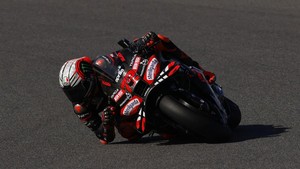 MotoGP Valencia 2025, Bagnaia Crash-Marco Bezzecchi Juara