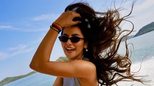 Cantiknya Liburan Olla Ramlan di Labuan Bajo