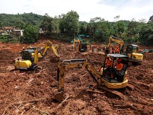 361 Bencana Kepung Jateng Sepanjang 2025, Banjir-Longsor Mendominasi
