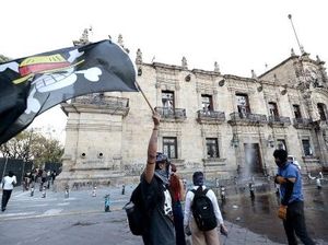 Demo Gen Z Meksiko Protes soal Korupsi, Massa Kibarkan Bendera One Piece