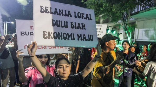 Musisi hingga Konten Kreator Gelar Aksi Seni untuk UMKM Konveksi