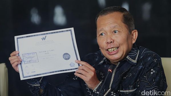 Arsul Sani Tunjukkan Ijazah Doktor, Tegaskan Gelar Akademiknya Sah