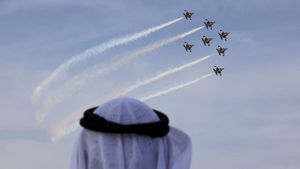 Atraksi Udara Spektakuler Warnai Pembukaan Dubai Airshow 2025