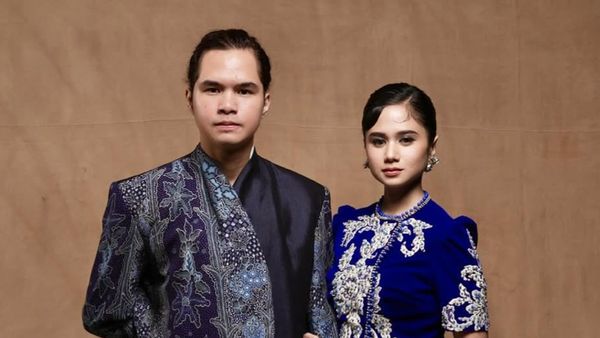 Gaya Modern Heritage Tissa Biani & Dul Jaelani di Pemotretan, Bak Prewedding
