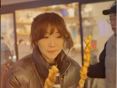 Gisel Anastasia Asyik Kulineran di Korea hingga Mukbang Durian