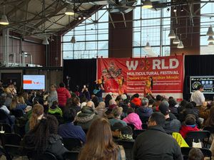 Harmoni Angklung dan Tari Pendet Memukau Publik Kanada