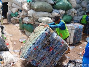 Cara Pemulung di Tangsel Raup Rp 1,2 Miliar Tiap Bulan