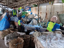 Cara Pemulung di Tangsel Raup Rp 1,2 Miliar Tiap Bulan