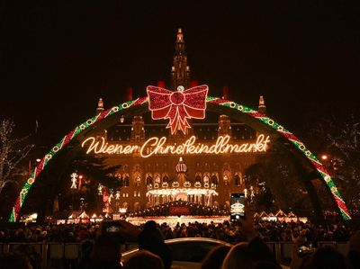 Pasar Natal Ikonik di Wina Resmi Dibuka, Jadi Magnet Wisatawan