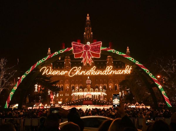 Pasar Natal Ikonik di Wina Resmi Dibuka, Jadi Magnet Wisatawan