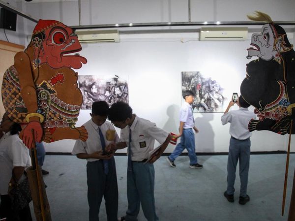 Pelajar Antusias Kunjungi Pameran Wayang di Pekan Wayang Jatim 2025