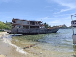 Duh! Labuan Bajo Tercemar Limbah Docking Kapal Wisata
