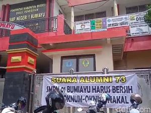 Wali Murid-Alumni SMPN 1 Bumiayu Geruduk Sekolah Usai Demo Siswa