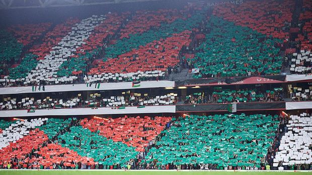 timnas basque timnas palestina laga uji coba BILBAO, SPAIN - NOVEMBER 15: Supporters reacts during the International Friendly match between Basque Country and Palestine at San Mames on November 15, 2025, in Bilbao, Spain. (Photo By Ricardo Larreina/Europa Press via Getty Images)