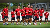 Pesepak bola Timnas Indonesia U-23 mengikuti sesi latihan di Stadion Madya, Kompleks GBK, Senayan, Jakarta, Senin (17/11/2025). Foto: ANTARA FOTO/Fauzan