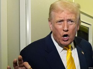 Trump Hujat Wartawan yang Tanya soal Dokumen Kasus Seksual Jeffrey Epstein