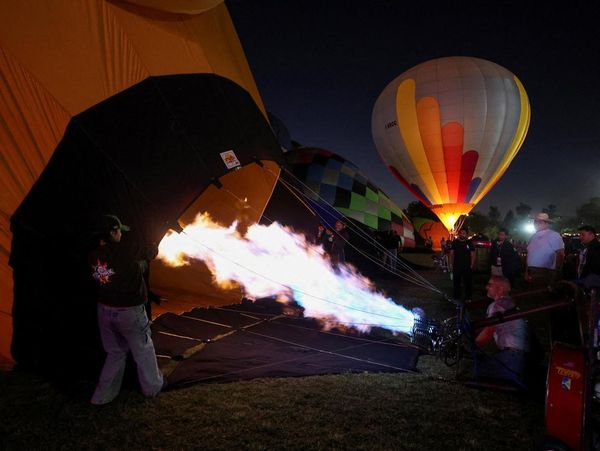 Warna-warni Balon Udara Hiasi Langit Meksiko di Festival Internasional 2025