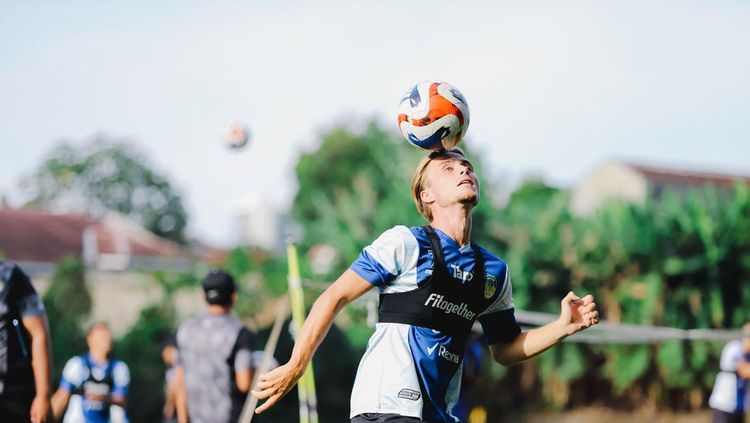 PSIM Semringah: Gelandang Asing Kunci Kembali Fit, Siap Pimpin Lini Tengah