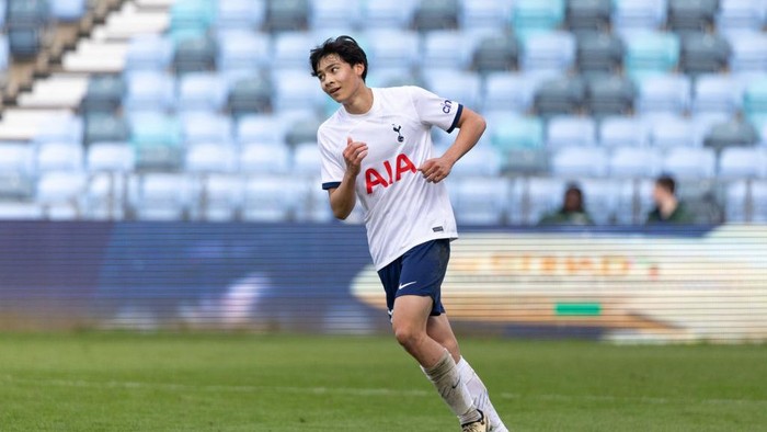 Han Willhoft-King is playing in the FA Youth Cup Quarter Final between Manchester City Under 18s and Tottenham Hotspur Under 18s at the Joie Stadium in Manchester, on February 24, 2024. (Photo by MI News/NurPhoto via Getty Images)