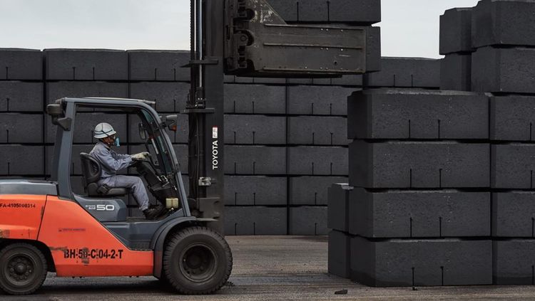 Pilar Ganda Aluminium Nasional: SDM Berdaya dan Energi Bersih