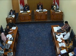 Momen Ketua Sidang KIP Cecar UGM soal Salinan Ijazah Jokowi