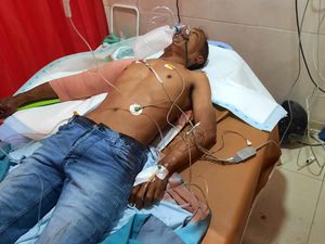 Korban Kecelakaan Ditutup Kardus Dikira Meninggal Ternyata Masih Hidup