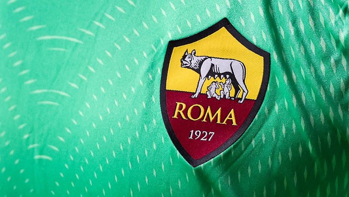 GLASGOW, SCOTLAND - NOVEMBER 6: Detail of a AS Roma club emblem during the UEFA Europa League 2025/26 League Phase MD4 match between Rangers FC and AS Roma at Ibrox Stadium on November 6, 2025 in Glasgow, Scotland. (Photo by Robbie Jay Barratt - AMA/Getty Images)