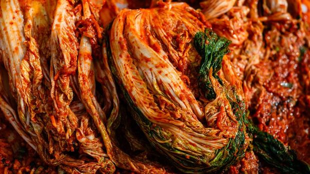 Meriah Festival Pembuatan Kimchi Korea Selatan Freshly prepared kimchi is seen during a kimchi making festival at Garak Market in Seoul on November 17, 2025. (Photo by ANTHONY WALLACE / AFP)