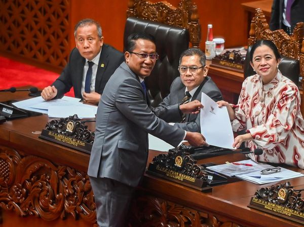 Momen DPR Resmikan RUU KUHAP Jadi Undang-undang