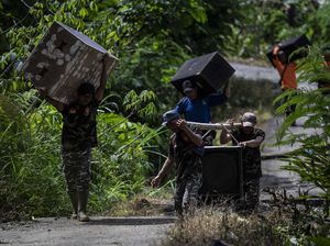 Pascabencana Longsor, Warga Banjarnegara Ramai-Ramai Selamatkan Harta Berharga