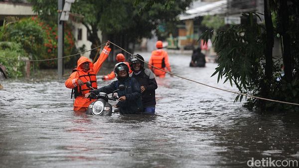 Penampakan Banjir di Pondok Karya Pela Mampang Jaksel