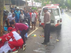 Motor Tabrak Pohon di Sukasada Buleleng, Penumpang Asal Denpasar Tewas