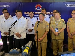 Komitmen SF Hariyanto Sejahterakan Masyarakat di Perbatasan Riau saat Rakorendal
