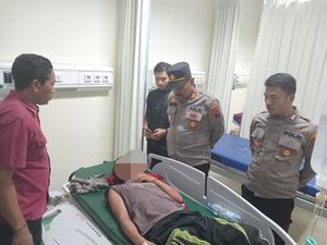 Kepergok Maling di Rumah Warga Pati, Pengamen Dimassa-Motor Dibakar