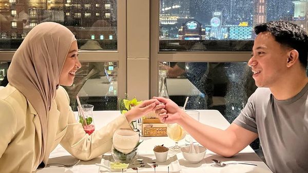 Momen Poppy Bunga Dinner Romantis hingga Sarapan di Hong Kong